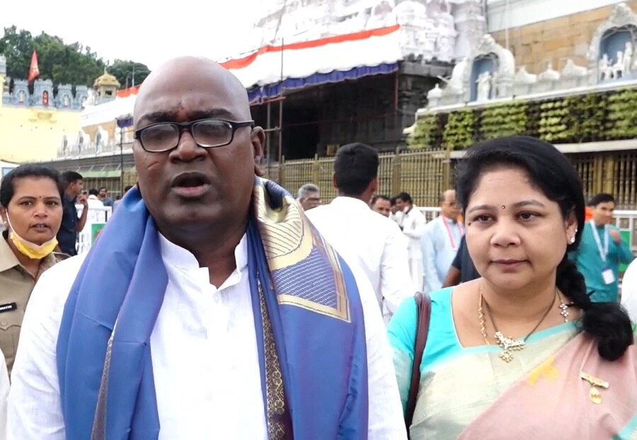 Tirumala: తిరుమలలో వైభవంగా శ్రీవారి మెట్లోత్సవం - రెండేళ్ల తరువాత పెద్ద ఎత్తున పాల్గొన్న భక్తులు