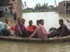 चित्रकूट में खतरे के निशान के पार पहुंचा यमुना का जलस्तर, दर्जनों गांव बाढ़ की चपेट में, सड़कों पर चल रहीं नाव