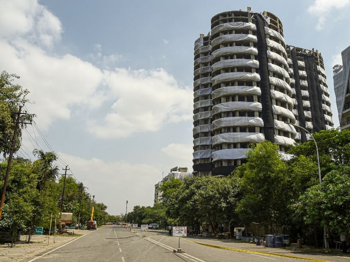 Noida Supertech Twin Tower Demolition: नोएडा में आज गिराए जाएंगे अवैध ट्विन टावर, तैयारियां पूरी, इतनी देर बंद रहेगा ट्रैफिक Noida Supertech Twin Tower Demolition Illegal towers in Noida will be demolished today Noida Supertech Twin Tower Demolition: नोएडा में आज गिराए जाएंगे अवैध ट्विन टावर, तैयारियां पूरी, इतनी देर बंद रहेगा ट्रैफिक