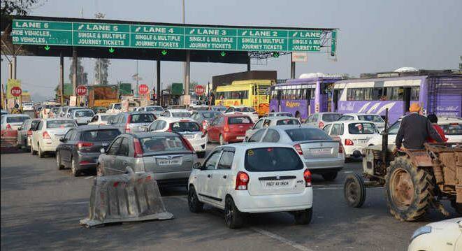 Toll plazas will end on the highway, the government is going to bring a new toll system, there will be a change in the Motor Vehicle Act ਹਾਈਵੇ 'ਤੇ ਖਤਮ ਹੋ ਜਾਣਗੇ ਟੋਲ ਪਲਾਜ਼ਾ, ਸਰਕਾਰ ਲਿਆਉਣ ਜਾ ਰਹੀ ਹੈ ਨਵਾਂ ਟੋਲ ਸਿਸਟਮ, ਮੋਟਰ ਵਹੀਕਲ ਐਕਟ 'ਚ ਹੋਵੇਗਾ ਬਦਲਾਅ