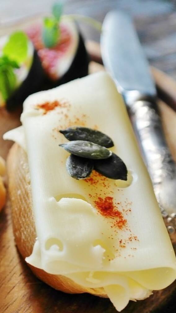 চিজ খেলে কি মেদ বাড়ে?