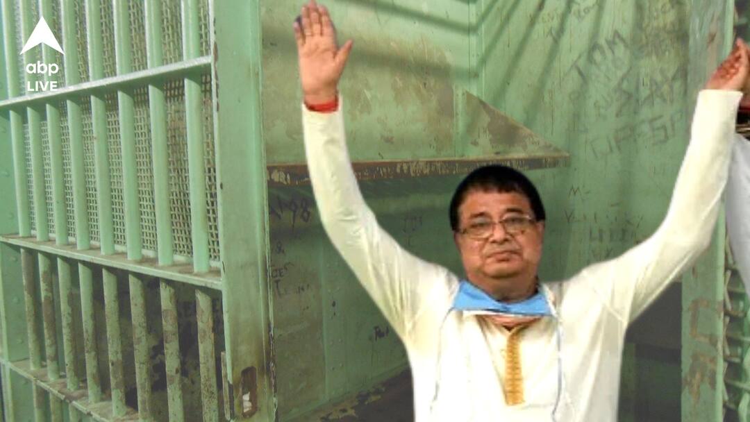 Cow Smuggling: একটা পা বাইরে, আরেকটা পা আমি জেলের ভিতরে ঢুকিয়ে দিয়ে আছি, ইঙ্গিতপূর্ণ মন্তব্য উদয়নের Cow Smuggling ED-CBI can put me in jail as a cow smuggler, comments Udayan Guha Cow Smuggling: একটা পা বাইরে, আরেকটা পা আমি জেলের ভিতরে ঢুকিয়ে দিয়ে আছি, ইঙ্গিতপূর্ণ মন্তব্য উদয়নের