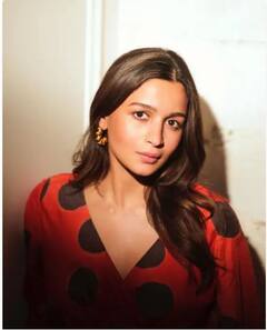 Alia Bhatt Pics: ਗਰਭਵਤੀ ਆਲੀਆ ਨੇ ਫਿਰ ਦਿਖਾਇਆ ਸਟਾਈਲਿਸ਼ ਅੰਦਾਜ਼, ਦੇਖ ਕੇ ਕਰਿਸ਼ਮਾ ਨੇ ਕੀਤੀ ਅਜਿਹੀ ਟਿੱਪਣੀ