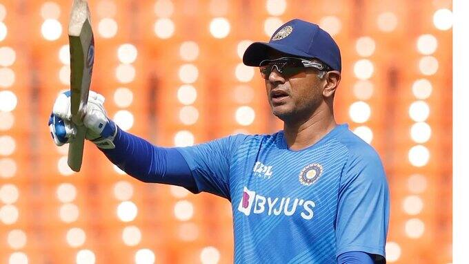 Head coach Rahul Dravid recovers from COVID, joins Indian cricket team in Dubai IND vs PAK, Asia Cup 2022: দুবাইয়ে ভারত-পাক ম্যাচের আগে কোভিড মুক্ত দ্রাবিড়, যোগ দিচ্ছেন টিমে