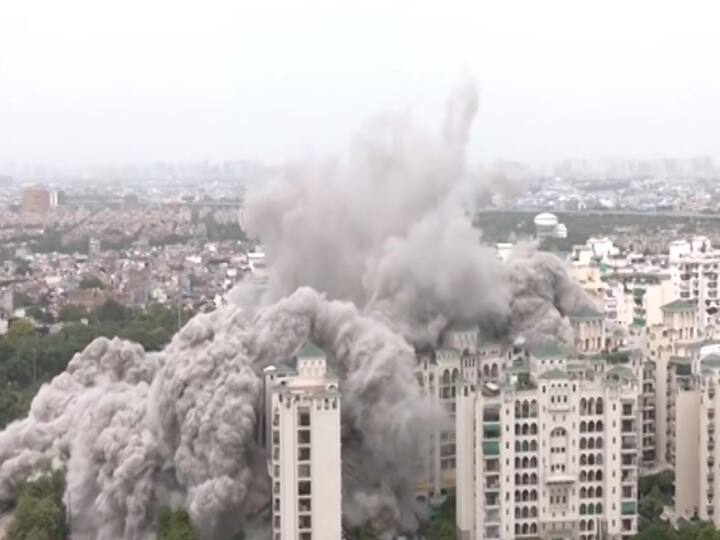 Noida Twin Towers Demolition : अखेर देशातील बहुमजली इमारत 'ट्विन टॉवर' (Twin Tower) जमीनदोस्त झालं आहे.