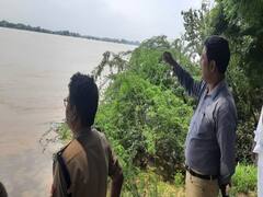 यमुना नदी में उफान से कौशांबी के 40 गांव हुए जलमग्न, डीएम-एसएसपी ने किया बाढ़ प्रभावित गांवों का दौरा