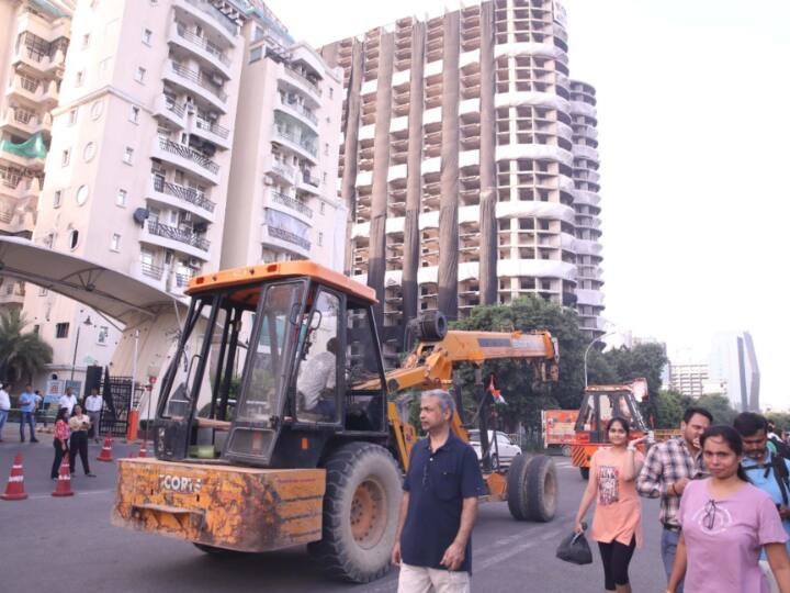 लगभग 560 पुलिस कर्मी, रिजर्व फोर्स के 100 लोग, 4 क्विक रिस्पांस टीम और NDRF की टीम तैनात रही. ट्रैफिक डायवर्जन प्वाइंट सक्रिय किए गए. विस्फोट से ठीक पहले दोपहर करीब 2.15 बजे एक्सप्रेस-वे को बंद किया गया.