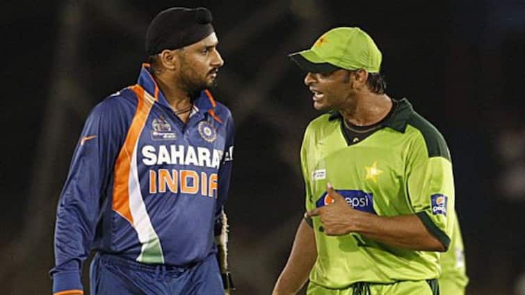 IND vs PAK: Noteworthy fights between India and Pakistan players during match IND vs PAK: মিয়াঁদাদের লাফ থেকে ডাম্বুলায় হরভজন-শোয়েবের কথা কাটাকাটি,  ভারত-পাক ম্যাচের কুখ্যাত লড়াইগুলি