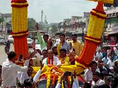 Radhakrishna Vikhe Patil : आजी महसूलमंत्र्याचे माजी महसूल मंत्र्यांच्या मतदारसंघात जोरदार शक्तीप्रदर्शन