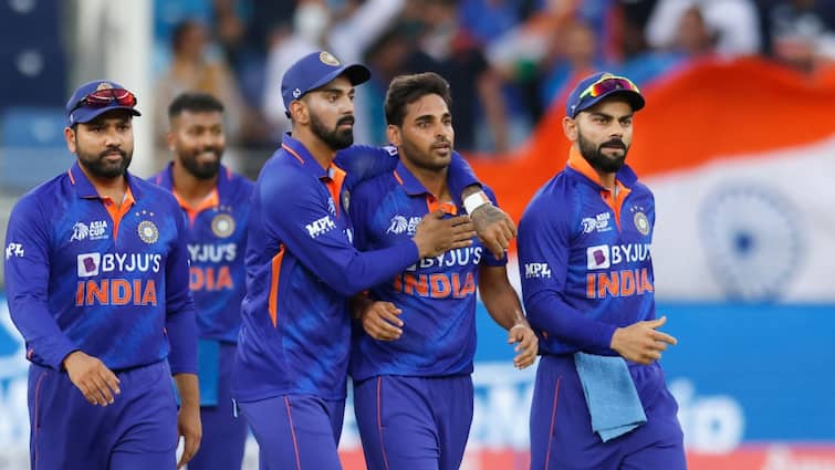 IND vs PAK, Asia Cup 2022: Bhuvneshwar Kumar unhappy despite record breaking bowling performance IND vs PAK, Asia Cup 2022: পাকিস্তানের বিরুদ্ধে ইতিহাস গড়েও অখুশি ভুবনেশ্বর, কারণটা কী?