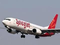 Twin Tower Demolish: नो फ्लाई जोन घोषित होने के बाद भी उड़ता दिखा प्लेन