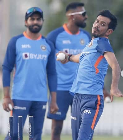 স্পিনারদের মধ্যে যুজবেন্দ্র চাহাল রয়েছেন। তিনি একাদশ থাকবেন, তা নিশ্চিত। শেষ মুহূর্তের প্রস্তুতিতে চাহাল।