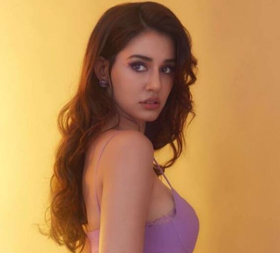 दिशा पटानीनीचा ग्लॅमरस लूक