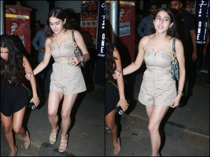 Sara Ali Khan Spotted: बॉलीवुड अभिनेत्री सारा अली खान हाल ही में स्पॉट हुई हैं. इस दौरान एक्ट्रेस बेहद ही शॉर्ट ड्रेस में नज़र आईं.