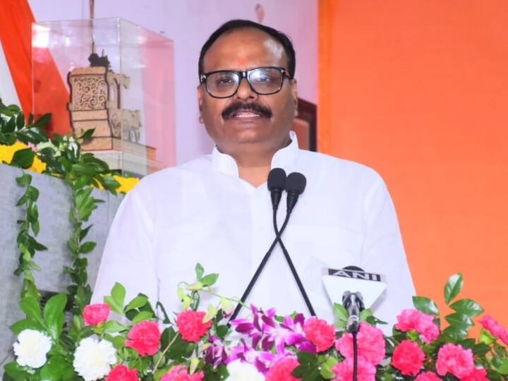 Twin Tower गिरने के बाद बोले डिप्टी CM बृजेश पाठक बोले- जल्द शुरू होगी जांच, दोषियों को बख्शा नहीं जाएगा Lucknow action will be taken against people who are behind the construction of noida twin tower says brijesh pathak Twin Tower गिरने के बाद बोले डिप्टी CM बृजेश पाठक बोले- जल्द शुरू होगी जांच, दोषियों को बख्शा नहीं जाएगा