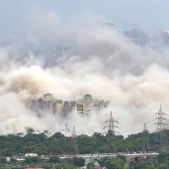 Twin Tower Demolition : ৩,৭০০ কেজি বিস্ফোরক ব্যবহারে মাত্র ১২ সেকেন্ডে গুঁড়িয়ে দেওয়া হল নয়ডার টুইন টাওয়ার