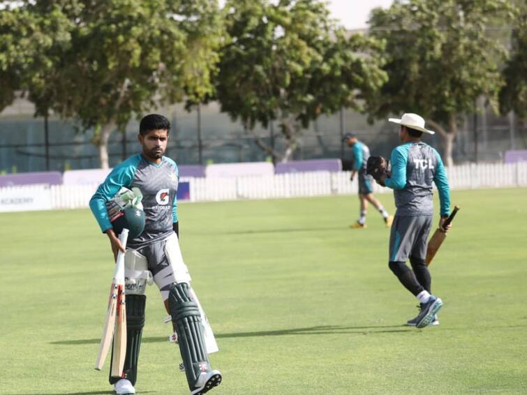 IND vs PAK: Why are Pakistan players wearing black armbands during Asia Cup 2022 match vs India IND vs PAK: भारताविरुद्ध काळी पट्टी बांधून मैदानात उतरणार पाकिस्तान, कारण जाणून वाटेल अभिमान