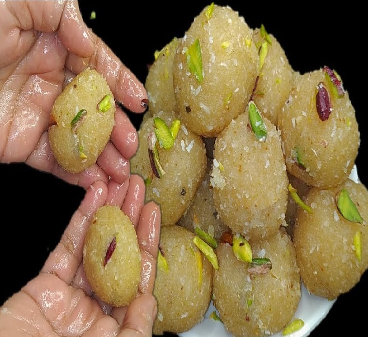•	Ganesh Chaturthi 2022 Suji Laddoo Recipe know how to cook Ganesh Chaturthi 2022 Suji Laddoo Recipe:સ્વાદમાં નંબર વન અને  ઓછા ઘીમાં તૈયાર થતાં  સ્વાદિષ્ટ લાડૂની જાણો રેસિપી