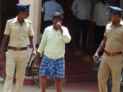 karur: husband killed his wife surrendered in the kulithalai court TNN Crime: குளித்தலையில் மனைவியை கொலை செய்து தப்பிய கணவர் நீதிமன்றத்தில் சரண்