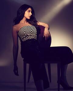 PHOTO: रकुल प्रीत सिंहचा ग्लॉसी लूक चर्चेत, क्रॉप टॉपमध्ये दाखवली परफेक्ट फिगर!