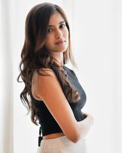 Amrita Aiyer: ఏమున్నారండి అమ్మాయి గారు నవ్వుతోనే పడగొట్టేస్తున్నారుగా