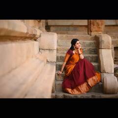 Rithika Tamilselvi : தாவணி போட்ட தீபாவளி... புடவையில் ரித்திகா தமிழ்செல்வி!