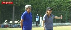Team ABP play cricket with veteran cricketer Kapil Dev and Vinod Kambli