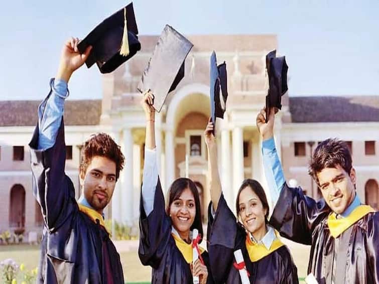 ​Indian Students breaks the record this year over 6 lakh students got foreign visa ​विदेशी पढ़ाई के लिए भारतीय स्टूडेंट्स में होड़, कोविड के बाद भी पांच साल का रिकॉर्ड बना दिया