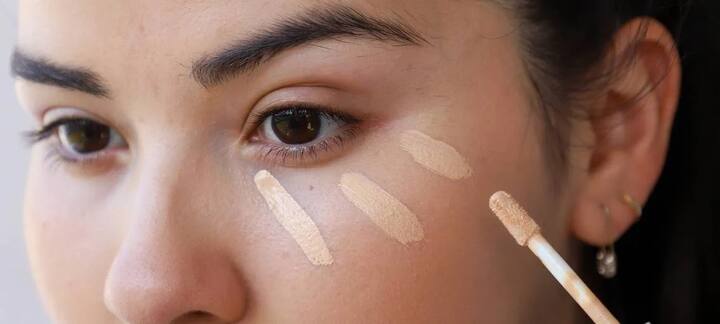 ਕਿਸੇ ਵੀ ਔਰਤ ਨੂੰ ਕੰਸੀਲਰ ਖਰੀਦਣ ਤੋਂ ਪਹਿਲਾਂ ਇਸ ਦੀ ਸਹੀ ਵਰਤੋਂ ਬਾਰੇ ਪਤਾ ਹੋਣਾ ਚਾਹੀਦਾ ਹੈ। ਲਿਕਵਿਡ ਕੰਸੀਲਰ ਉਨ੍ਹਾਂ ਔਰਤਾਂ ਨੂੰ ਖਰੀਦਣਾ ਚਾਹੀਦਾ ਹੈ ਜਿਨ੍ਹਾਂ ਦੀ ਚਮੜੀ ਸਾਧਾਰਨ, ਤੇਲਯੁਕਤ ਅਤੇ ਸੰਵੇਦਨਸ਼ੀਲ ਚਮੜੀ ਹੈ।