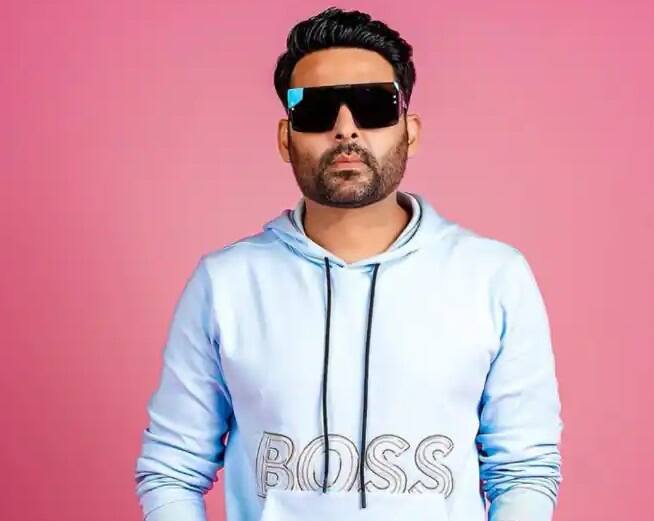 કોમેડિયન કપિલ શર્મા પોતાના શોની નવી સીઝન લાવી રહ્યો છે. આ નવી સિઝન ટૂંક સમયમાં શરૂ થવા જઈ રહી છે. તેણે નવી સીઝનનો પહેલો એપિસોડ શૂટ કર્યો છે.