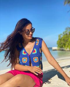 PHOTO: सुरभी ज्योतीने फ्लॉन्ट केला बोल्ड लूक, टू-पीसमध्ये दिसतेय हॉट!