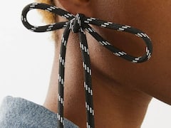 Viral: షూ లేస్ చెవిరింగులు, ధరెంతో తెలిస్తే మీ షూ లేసులు కూడా ఇలాగే అమ్మేయాలనిపిస్తుంది