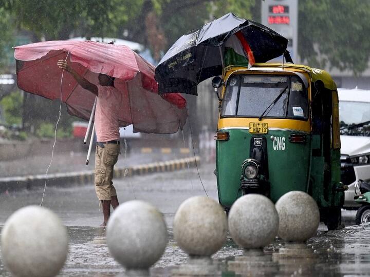 Weather Update Moderate Rain Delhi NCR Brings Down Temperatures AQI air quality noida drizzle Rain Lashes Delhi NCR, Brings Respite From Humid And Sultry Weather