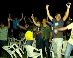 IND v PAK: પાકિસ્તાનને 5 વિકેટથી હાર આપતાં જ અમદાવાદ, સુરતથી લઈ લંડન, દુબઈમાં ફેંસ નાચી ઉઠ્યા, જુઓ તસવીરો