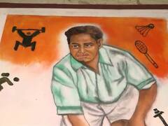 PHOTO : राष्ट्रीय क्रीडादिनी गोंदियातील तरुणीकडून मेजर ध्यानचंद यांना रांगोळीच्या माध्यमातून आदरांजली