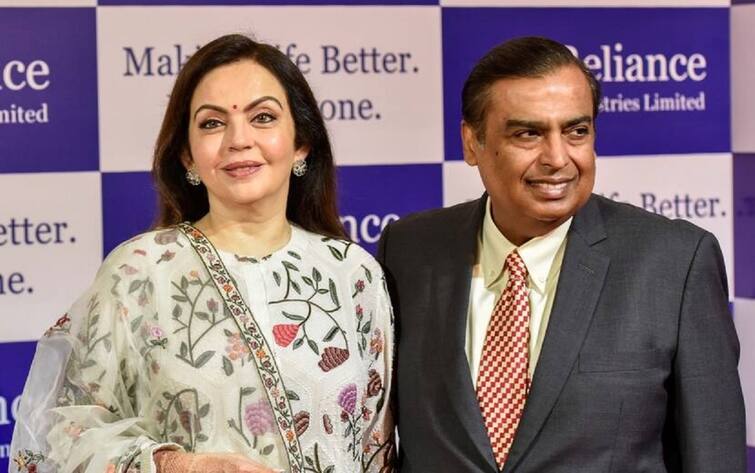 Mukesh Ambani is about to open a family office in Singapore according to report अरबपति मुकेश अंबानी देश से बाहर इस जगह खोलने जा रहे हैं फैमिली ऑफिस, जानें क्या है खबर