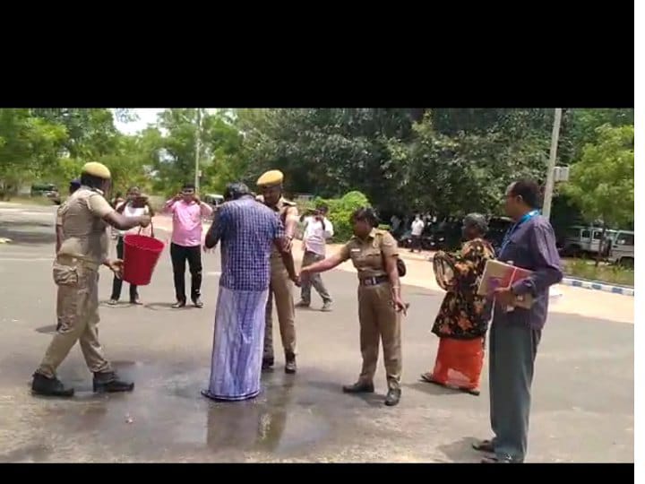 கரூர் மாவட்ட ஆட்சியர் அலுவலகத்தில் மனு அளிக்க வந்தவர்  தீக்குளிக்க முயற்சி - காரணம் என்ன..?