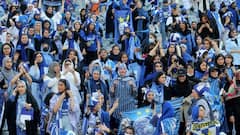 Iran Football: গ্যালারিতে প্রায় ৪ দশক পরে ফিরলেন মহিলা ফুটবল ভক্তরা, ইতিহাসে নাম তুলল ইরান