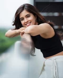 Amrita Aiyer: ఏమున్నారండి అమ్మాయి గారు నవ్వుతోనే పడగొట్టేస్తున్నారుగా