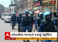 સુરતઃ ગણેશોત્સવને લઈ સંવેદનશીલ વિસ્તારોમાં પોલીસનું ફુટ પેટ્રોલિંગ, જુઓ વીડિયો