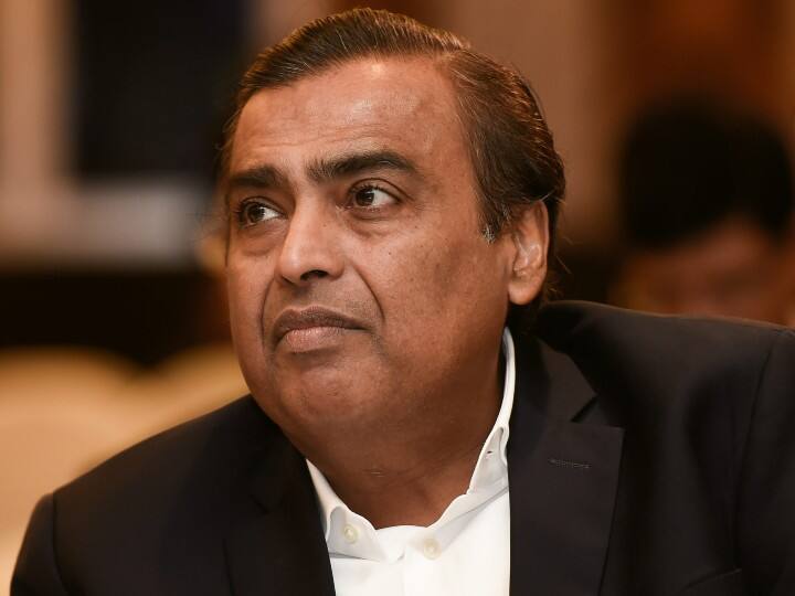 Death threat to Mukesh Ambani once again 200 crores was demanded this time detail marathi news Death Threat to Mukesh Ambani :  मुकेश अंबानी यांना पुन्हा एकदा जीवे मारण्याची धमकी, यावेळी केली 200 कोटींची मागणी