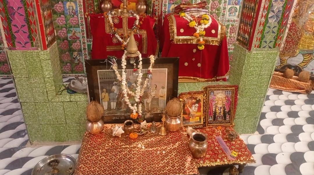 Pratapgarh News: नशे की लत से पाना है छुटकारा तो आइये इस मंदिर में, 65 साल से चली आ रही परंपरा, हजारों को मिला फायदा