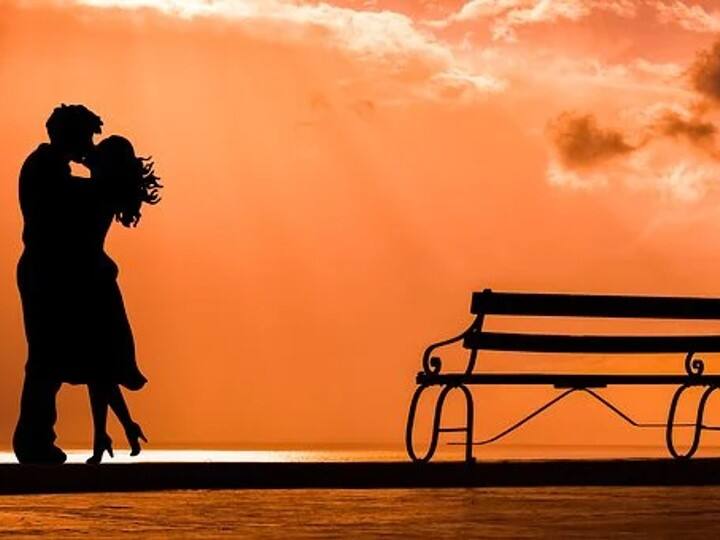 Love Horoscope: உங்க லவ்வுக்கு வீட்டுல ஓகேவா? உங்க ராசிக்கான இன்றைய லவ் ஜோசியப் பலன்கள்.. ஜாலியா படிங்க..