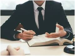 वकीलों के खराब व्यवहार पर बार काउंसिल का सख्त एक्शन, वकालत करने पर लगाई रोक