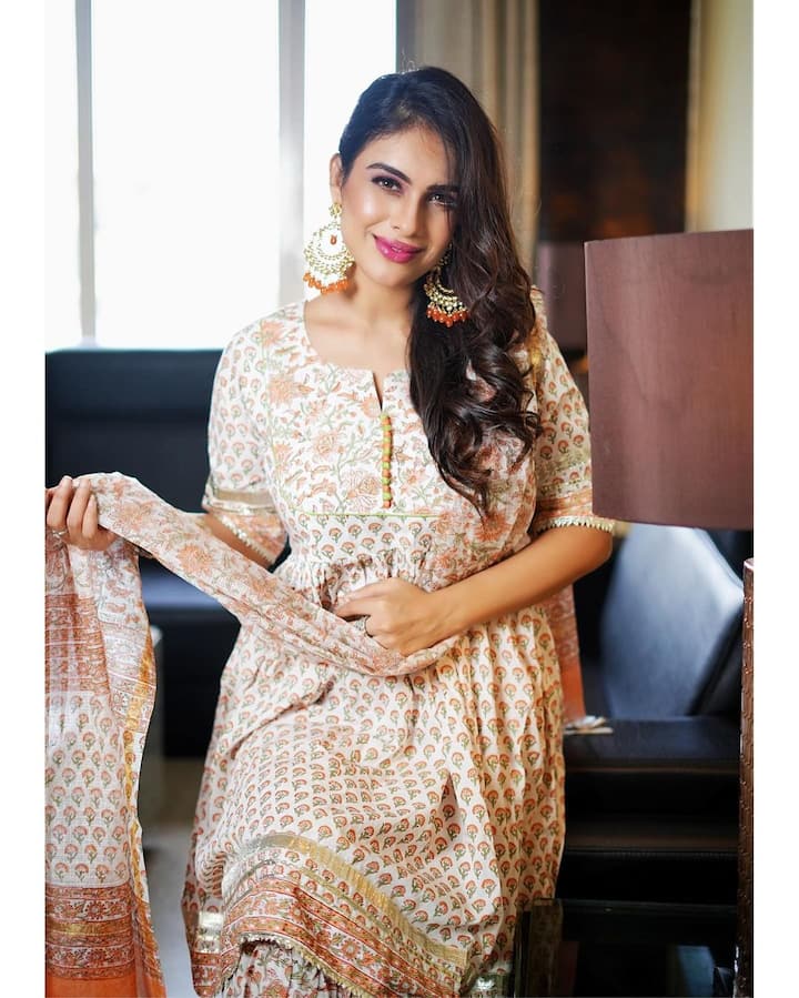 નેહા મલિક પોતાની ગ્લેમરસ લાઇફસ્ટાઇલથી તમામ ભોજપુરી એક્ટ્રેસને પાછળ છોડે છે.