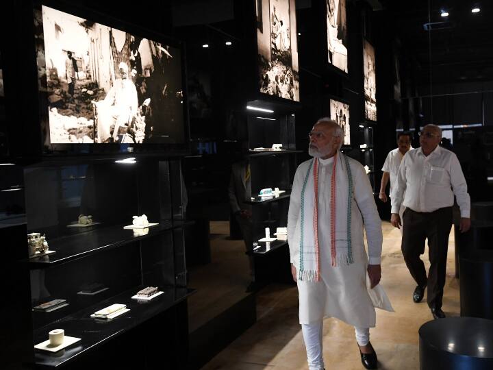 'स्मृति वन स्मारक' में भूकंप के दौरान जान गंवाने वाले लोगों के नाम मौजूद हैं. आप इसे पढ़ सकते हैं. इसमें एक अत्याधुनिक स्मृति वन भूकंप संग्रहालय भी मौजूद है.