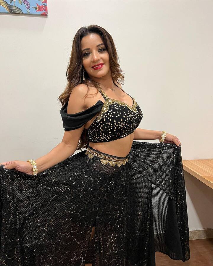 हाल ही में मोनालिसा 'स्मार्ट जोड़ी' शो में बतौर कंटेस्टेंट अपने पति के साथ नजर आई थीं. इस शो की विजेता बनते-बनते वो रह गईं.