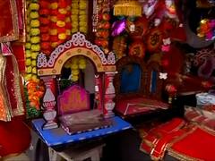 Ganesh Chaturthi 2022 : आतुरता आगमनाची, लगबग बाप्पाच्या स्वागताची, बाजारपेठांमध्ये खरेदीसाठी गर्दी