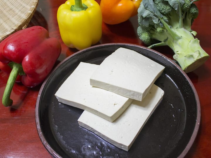Tofu Health Benefits You Must Add This Tasty Food In Your Diet Tofu: టోఫు తింటే బరువు తగ్గుతారా? ప్రయోజనాలేమిటీ?