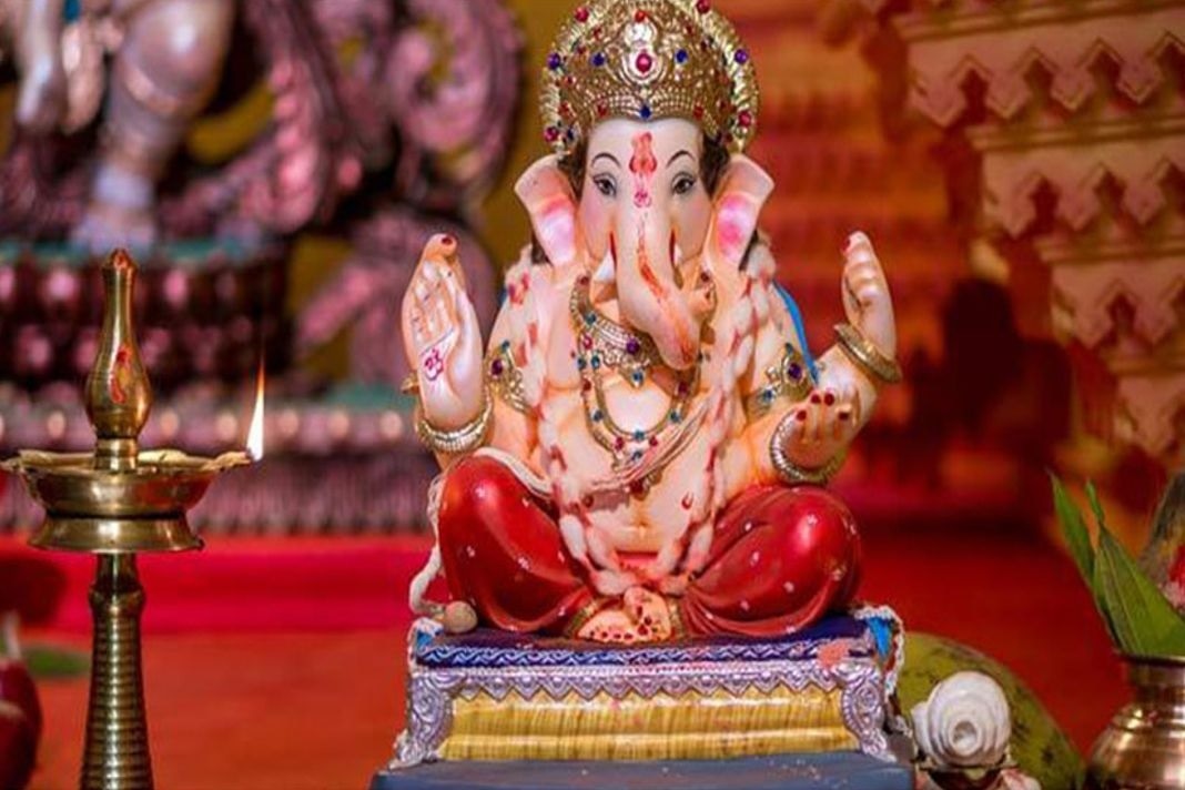 Ganesh Chaturthi 2022:  બાપ્પાની સ્થાપના વખતે કરો આ મંત્રનો જાપ, જાણો ગણેશ ચતુર્થી સ્થાપના મુહૂર્ત અને પૂજા વિધિ